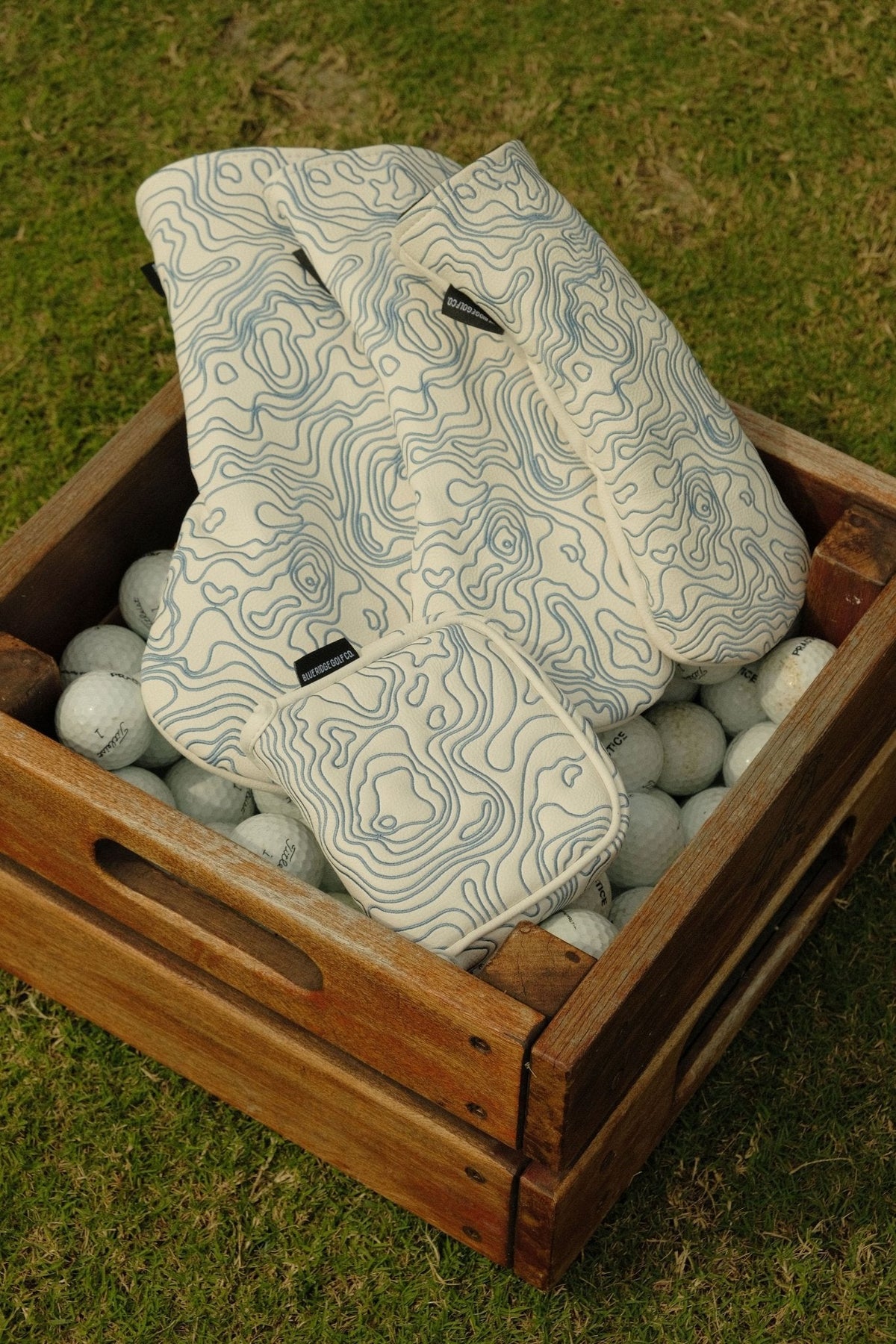 Topographic Leather Headcover – White & Carolina Blue